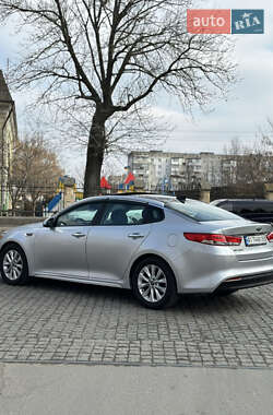 Седан Kia Optima 2016 в 