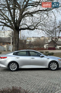 Седан Kia Optima 2016 в 
