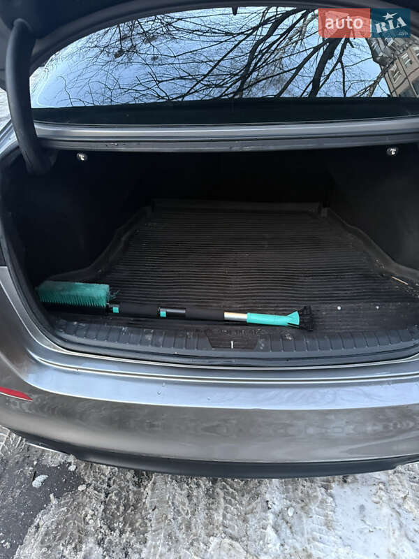 Седан Kia Optima 2014 в Харкові