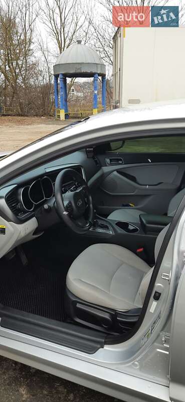 Седан Kia Optima 2015 в Обухове