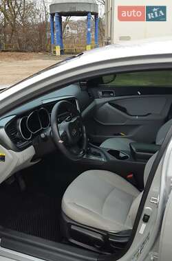 Седан Kia Optima 2015 в 