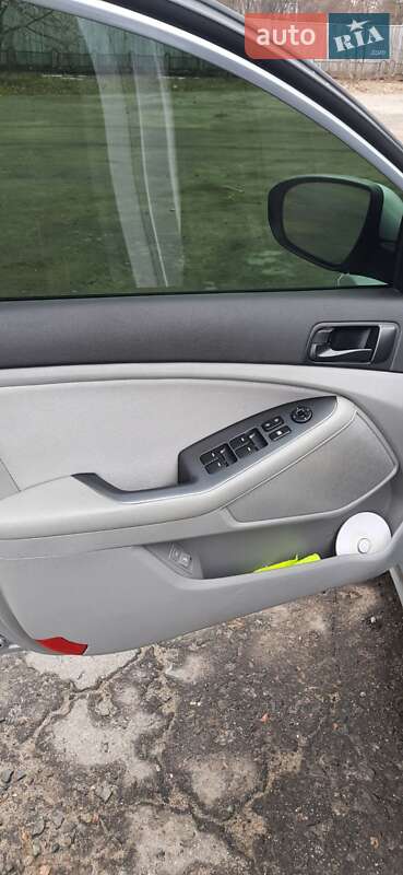 Седан Kia Optima 2015 в Обухове