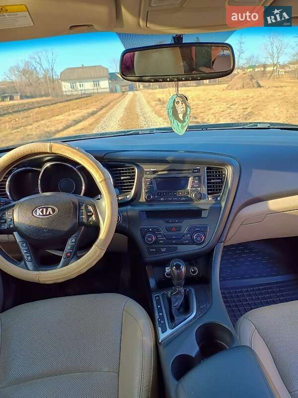 Седан Kia Optima 2012 в Ивано-Франковске
