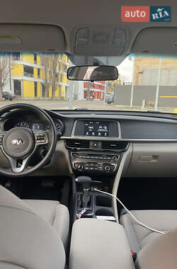 Седан Kia Optima 2017 в 