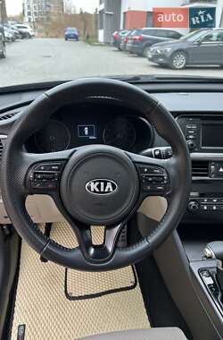 Седан Kia Optima 2016 в 