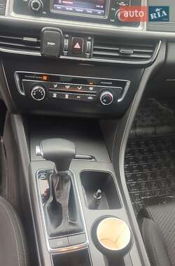 Седан Kia Optima 2016 в 