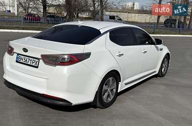 Седан Kia Optima 2015 в 