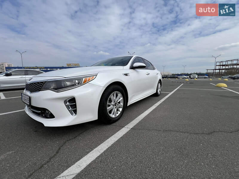 Седан Kia Optima 2016 в Киеве