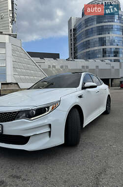 Седан Kia Optima 2016 в Днепре