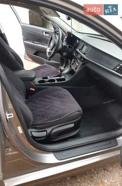 Седан Kia Optima 2016 в 