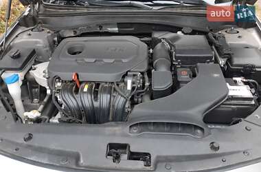 Седан Kia Optima 2016 в 