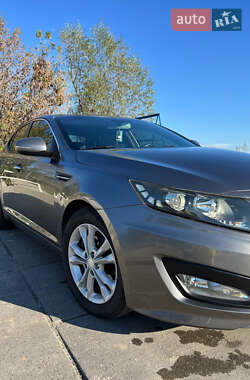 Седан Kia Optima 2012 в 