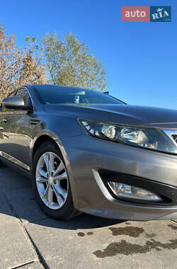 Седан Kia Optima 2012 в 
