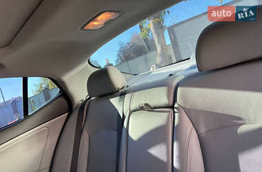 Седан Kia Optima 2012 в 