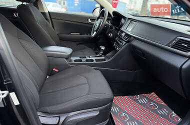 Седан Kia Optima 2017 в 