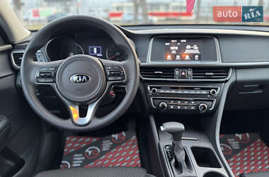 Седан Kia Optima 2017 в 