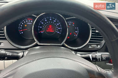 Седан Kia Optima 2013 в 