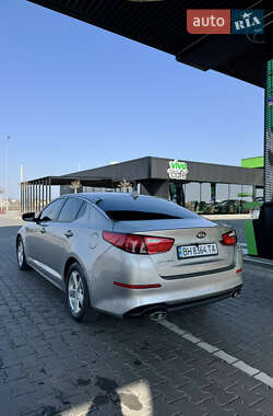Седан Kia Optima 2015 в 