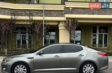 Седан Kia Optima 2014 в 