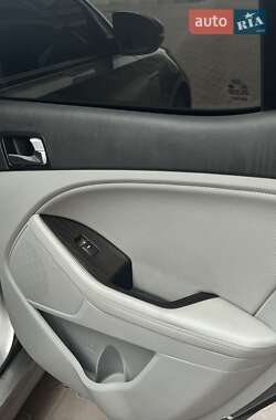 Седан Kia Optima 2014 в 