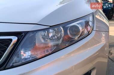 Седан Kia Optima 2011 в 