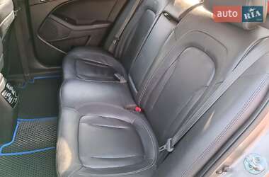 Седан Kia Optima 2011 в 