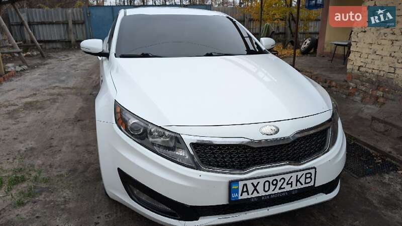 Седан Kia Optima 2013 в Печенегах