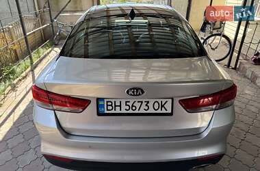 Седан Kia Optima 2016 в 