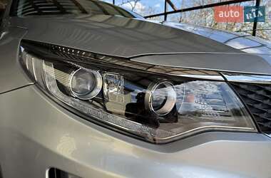 Седан Kia Optima 2016 в 