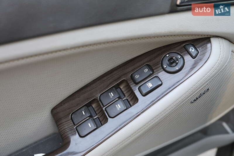 Седан Kia Optima 2012 в Харкові