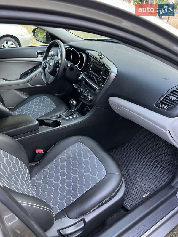 Седан Kia Optima 2015 в Одессе