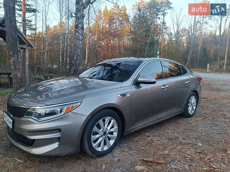 Седан Kia Optima 2016 в Полонному
