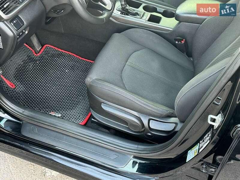 Седан Kia Optima 2016 в Черкасах