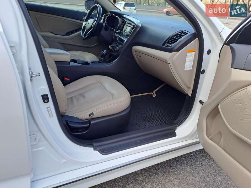 Седан Kia Optima 2012 в Дніпрі