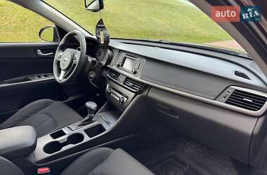Седан Kia Optima 2016 в 