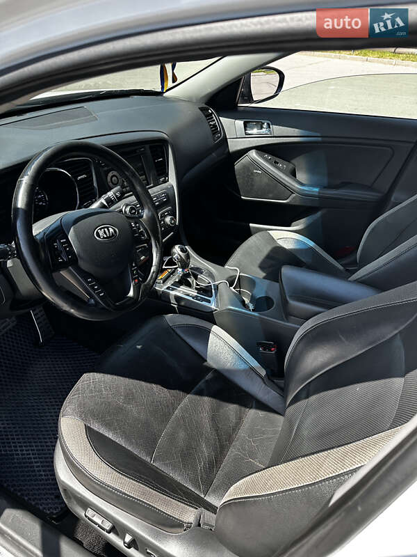 Седан Kia Optima 2011 в Запоріжжі