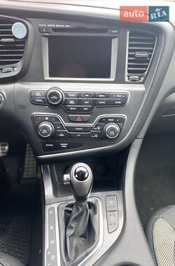 Седан Kia Optima 2011 в 