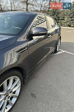 Седан Kia Optima 2011 в 