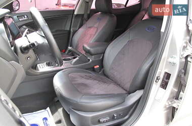 Седан Kia Optima 2012 в 