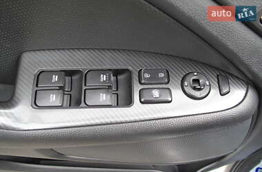 Седан Kia Optima 2012 в 