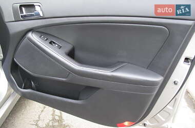 Седан Kia Optima 2012 в 