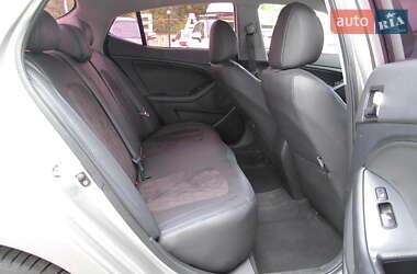 Седан Kia Optima 2012 в 