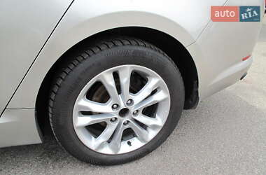 Седан Kia Optima 2012 в 