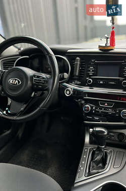 Седан Kia Optima 2014 в 