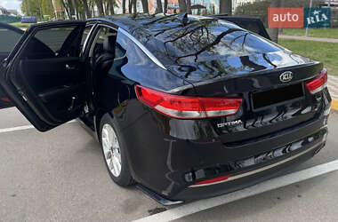 Седан Kia Optima 2016 в 