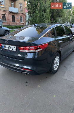 Седан Kia Optima 2015 в 