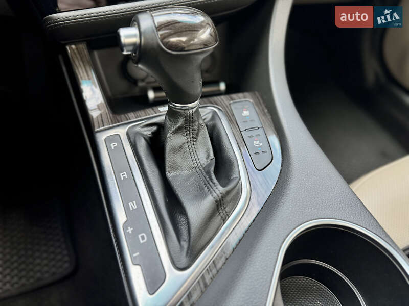Седан Kia Optima 2013 в Києві