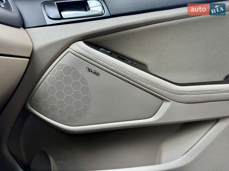 Седан Kia Optima 2013 в Києві