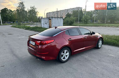 Седан Kia Optima 2013 в 