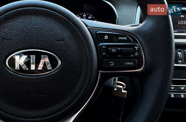 Седан Kia Optima 2016 в 